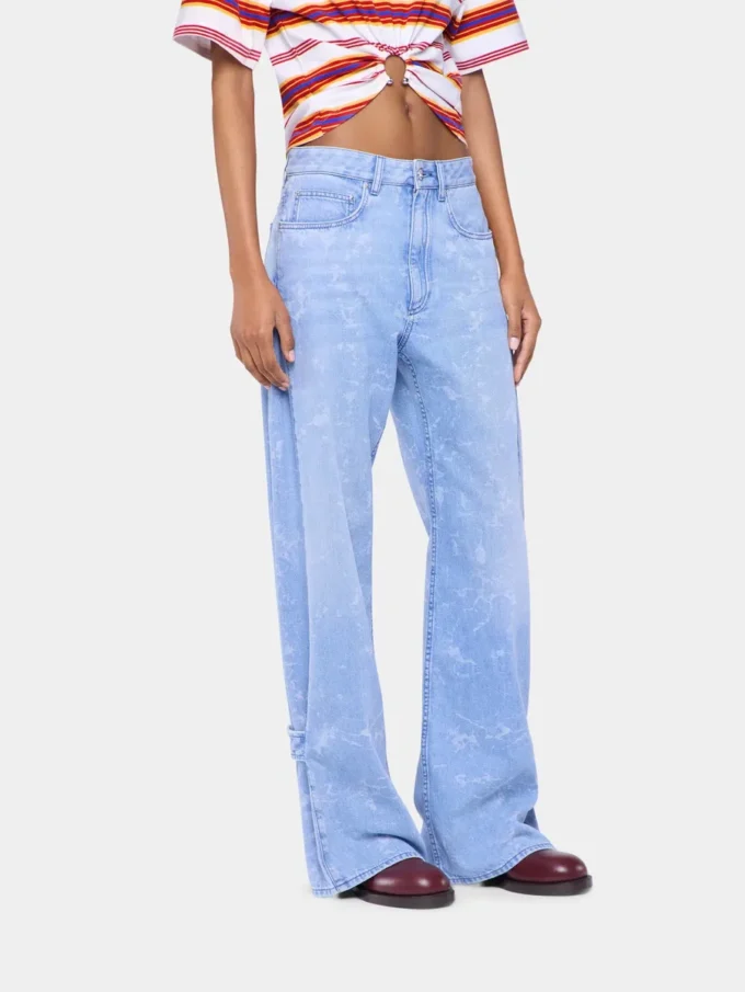 Baggy jeans in denim