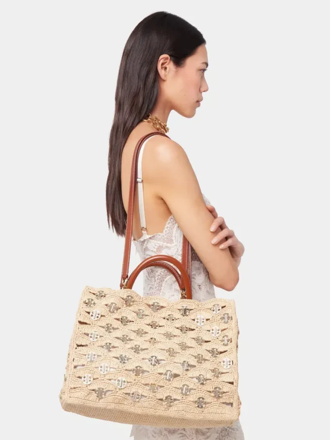 Beige tote bag in raffia