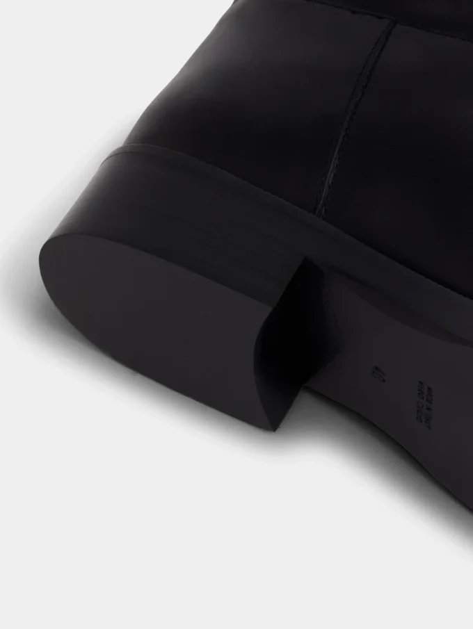 Black boots in smooth leather
