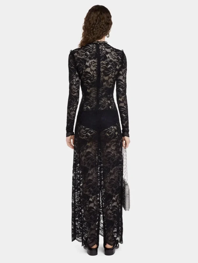 Black long dress in lace