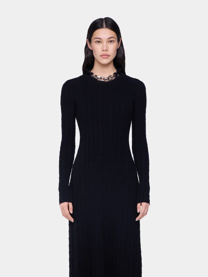 Black long dress in wool