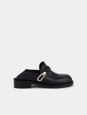 Black mules in smooth leather