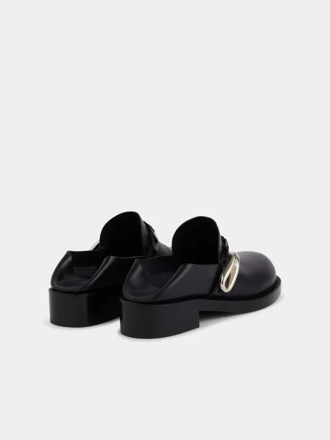 Black mules in smooth leather