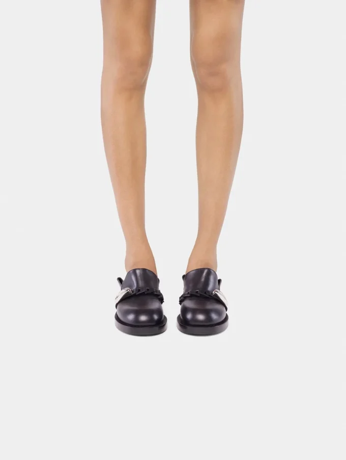 Black mules in smooth leather