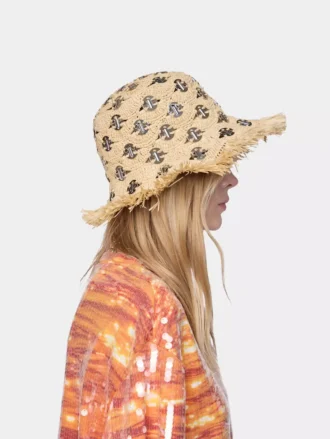 Bob in raffia