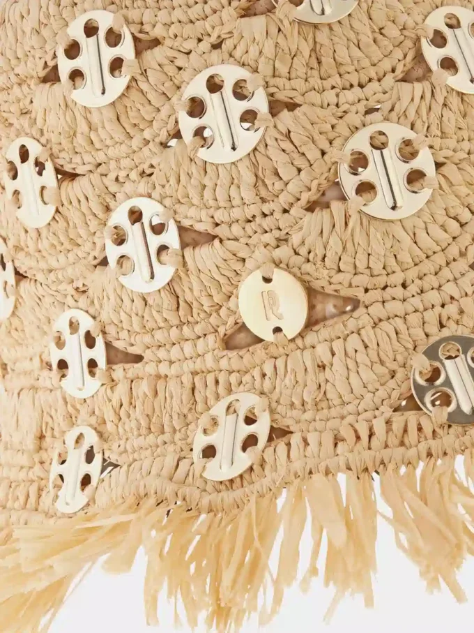 Bob in raffia
