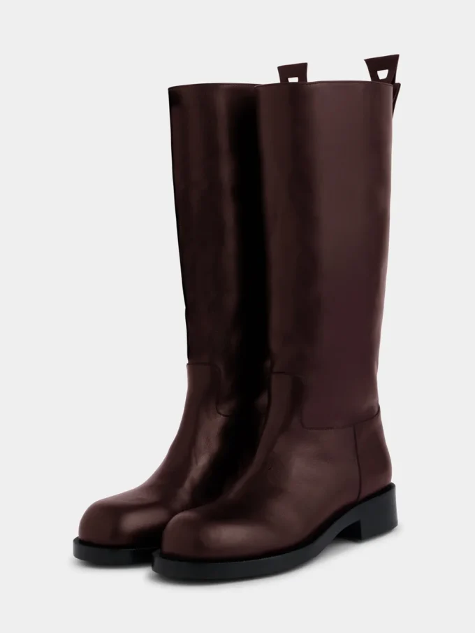 Burgundy boots in smooth leather