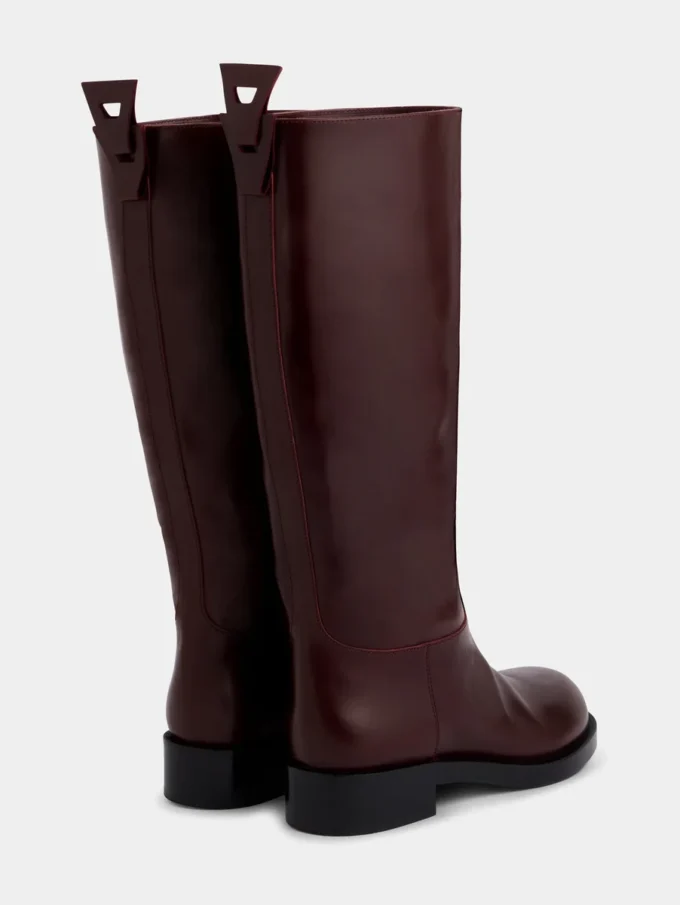Burgundy boots in smooth leather