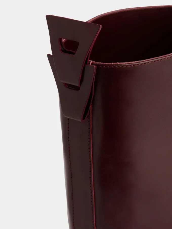 Burgundy boots in smooth leather