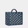 Denim blue tote bag in raffia