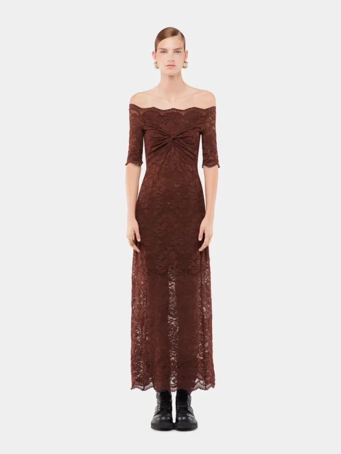 Long dress in lace