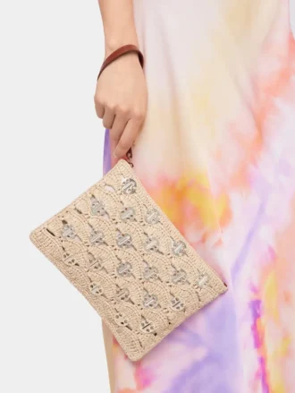 Pouch in raffia