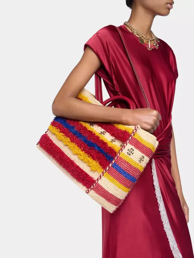 Tote bag in raffia with straps